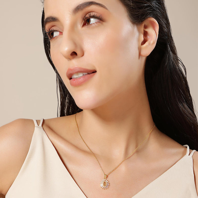 18k Gold Plated Silver V-shaped Dangling Star Necklace