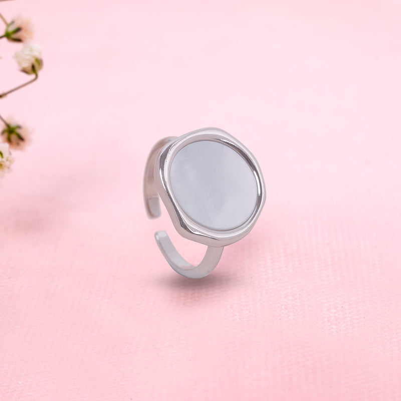 Minimal Circular Pearl Ring